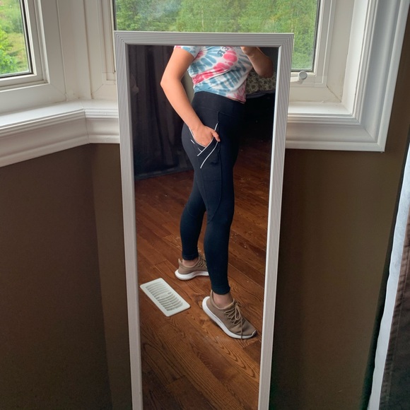 Athletic Leggings - Picture 2 of 6